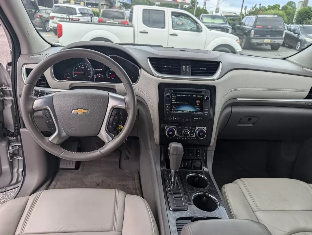 2017 /Dark Titanium/Light Titanium Chevrolet Traverse LT (1GNKRHKD0HJ) with an Other engine, located at 3959 U.S. 80 W, Phenix City, AL, 36870, (334) 297-4885, 32.469296, -85.135185 - **Discover Your Next Adventure with the 2017 Chevrolet Traverse LT at Gils Auto!**<br /> <br /> Are you in search of a reliable SUV that can cater to your family's needs, embark on weekend getaways, or simply provide a comfortable ride for your daily commute? Look no further! The 2017 Chevrolet Trav - Photo#12