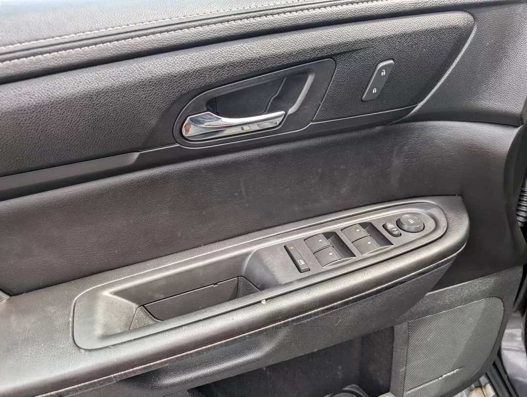 2014 /Ebony GMC Acadia SLT (1GKKRRKD5EJ) with an Other engine, located at 3959 U.S. 80 W, Phenix City, AL, 36870, (334) 297-4885, 32.469296, -85.135185 - **Discover Your Next Adventure with This 2014 GMC Acadia SLT!**<br /> <br /> Are you searching for the perfect vehicle to transport your family, friends, or gear on your next weekend getaway or long commute? Look no further! The 2014 GMC Acadia SLT is the ultimate SUV designed for comfortable travel - Photo#9