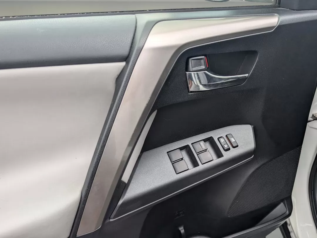2018 Toyota RAV4 XLE (JTMWFREV7JJ) with an Other engine, located at 7000 Northlake Connector, Columbus, GA, 31904, (706) 987-8085, 32.524975, -84.978134 - **Discover Your Next Adventure with the 2018 Toyota RAV4 at Gils Auto - Phenix City!** <br /> <br /> Are you ready to elevate your lifestyle? Whether you're a busy professional navigating your daily commute, a growing family seeking space and comfort, or an adventurous soul ready for weekend getawa - Photo#8