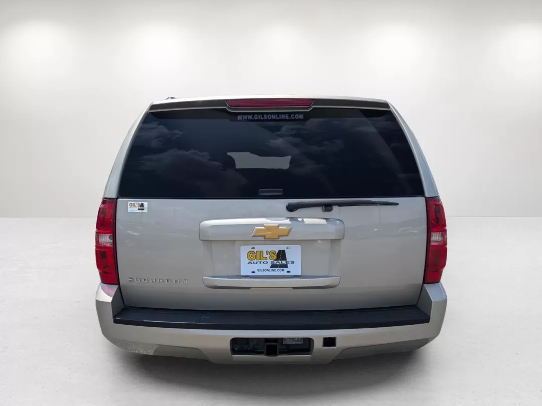 2013 /Ebony Chevrolet Suburban LS (1GNSCHE00DR) with an Other engine, located at 3959 U.S. 80 W, Phenix City, AL, 36870, (334) 297-4885, 32.469296, -85.135185 - ### Experience Adventure with the 2013 Chevrolet Suburban at Gils Auto Phenix City<br /> <br /> Are you ready to elevate your family adventures or daily commutes? The 2013 Chevrolet Suburban is your ticket to a life filled with excitement, comfort, and unparalleled capability. Whether you're transp - Photo#5