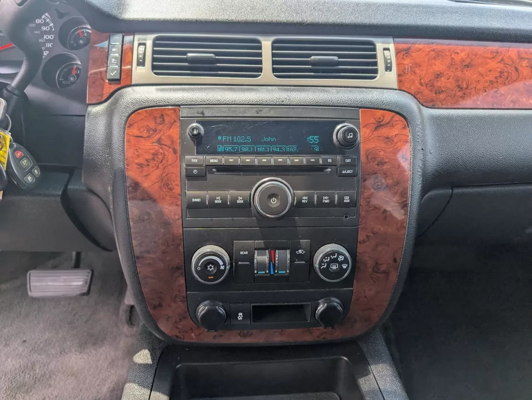 2013 /Ebony Chevrolet Suburban LS (1GNSCHE00DR) with an Other engine, located at 3959 U.S. 80 W, Phenix City, AL, 36870, (334) 297-4885, 32.469296, -85.135185 - ### Experience Adventure with the 2013 Chevrolet Suburban at Gils Auto Phenix City<br /> <br /> Are you ready to elevate your family adventures or daily commutes? The 2013 Chevrolet Suburban is your ticket to a life filled with excitement, comfort, and unparalleled capability. Whether you're transp - Photo#13