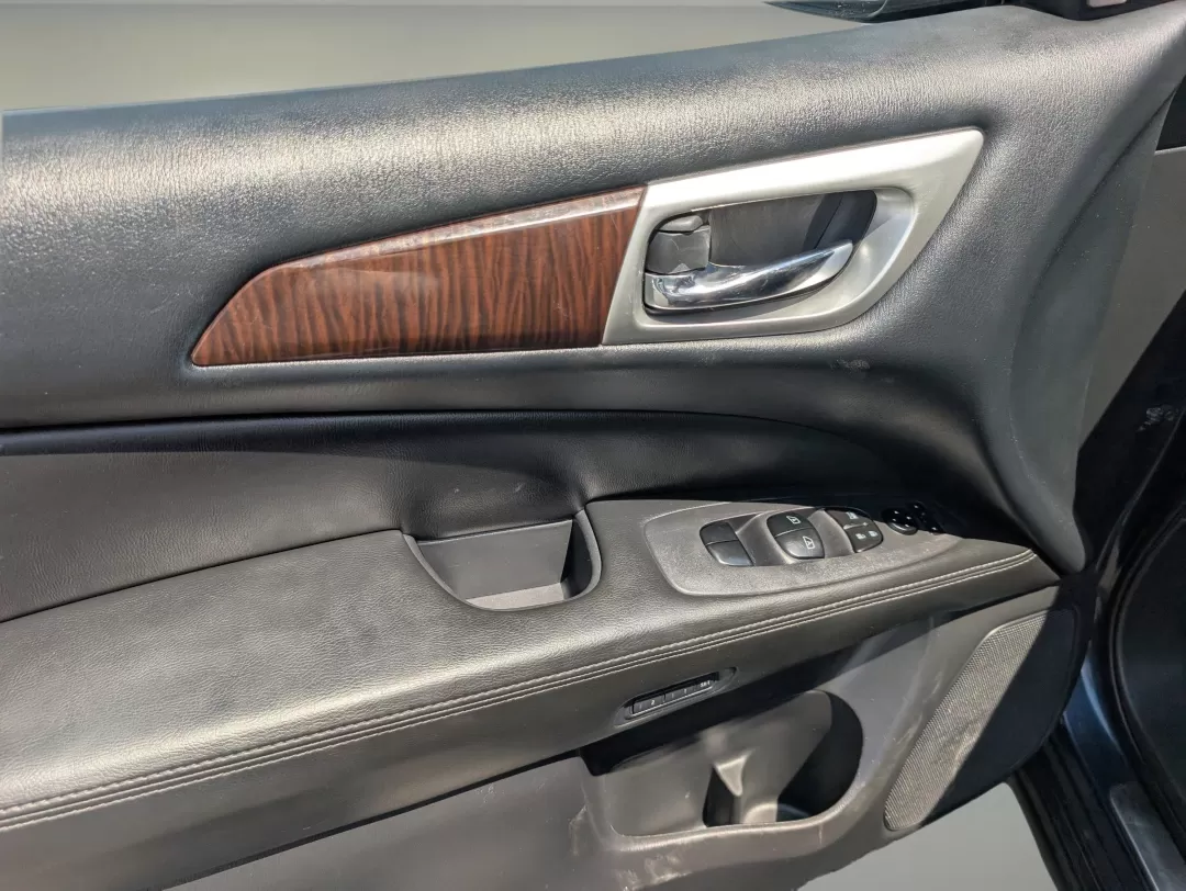 2015 Nissan Pathfinder Platinum (5N1AR2MMXFC) with an Other engine, located at 3959 U.S. 80 W, Phenix City, AL, 36870, (334) 297-4885, 32.469296, -85.135185 - Discover your next adventure with this 2015 Nissan Pathfinder, the perfect SUV for families and outdoor enthusiasts alike. Whether you're navigating busy city streets or exploring the great outdoors, this versatile vehicle is designed to meet all your lifestyle needs. With a spacious interior and a - Photo#8