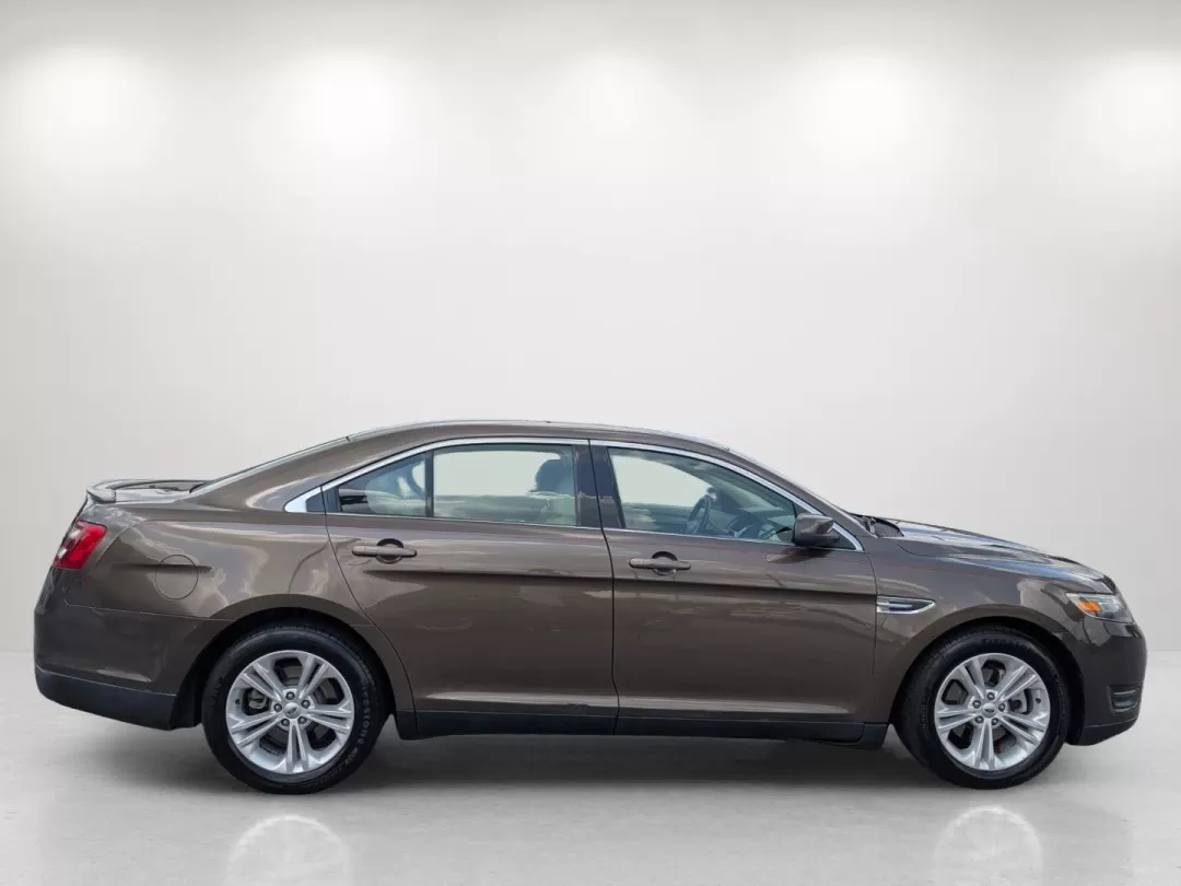 2015 Ford Taurus SEL (1FAHP2E86FG) with an Other engine, located at 3959 U.S. 80 W, Phenix City, AL, 36870, (334) 297-4885, 32.469296, -85.135185 - Elevate your daily commute and weekend adventures with the 2015 Ford Taurus SEL, available now at Gils Auto in Phenix City, AL! This sophisticated sedan is not only designed for comfort and style but also offers the reliability you've been searching for. Whether you're a growing family needing space - Photo#3