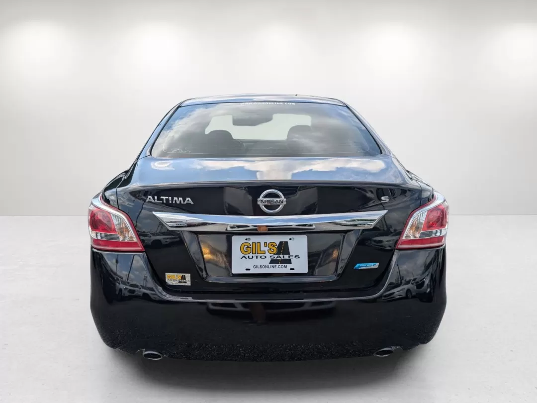 2013 Nissan Altima 2.5 S (1N4AL3AP3DN) with an Other engine, located at 3959 U.S. 80 W, Phenix City, AL, 36870, (334) 297-4885, 32.469296, -85.135185 - **Experience Freedom and Comfort with the 2013 Nissan Altima 2.5 S at Gils Auto Your Trusted Buy Here Pay Here Dealer in Phenix City, AL!**<br /> <br /> Are you ready to elevate your daily drives or weekend adventures? Whether you're commuting to work, running errands around Phenix City, or plannin - Photo#5