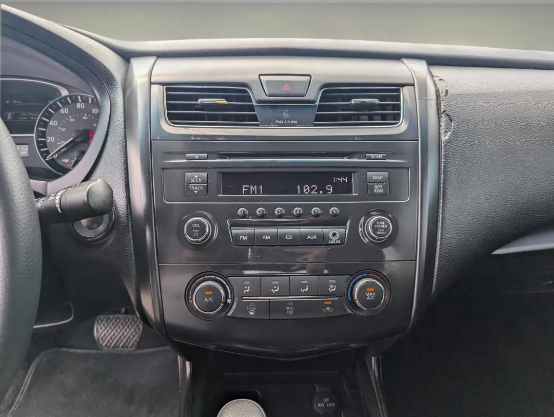 2013 Nissan Altima 2.5 S (1N4AL3AP3DN) with an Other engine, located at 3959 U.S. 80 W, Phenix City, AL, 36870, (334) 297-4885, 32.469296, -85.135185 - **Experience Freedom and Comfort with the 2013 Nissan Altima 2.5 S at Gils Auto Your Trusted Buy Here Pay Here Dealer in Phenix City, AL!**<br /> <br /> Are you ready to elevate your daily drives or weekend adventures? Whether you're commuting to work, running errands around Phenix City, or plannin - Photo#14
