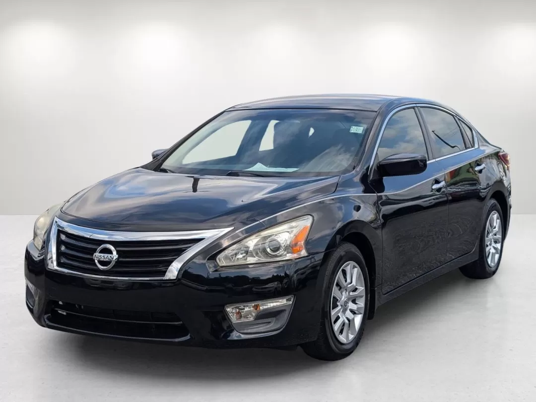 2013 Nissan Altima 2.5 S (1N4AL3AP3DN) with an Other engine, located at 3959 U.S. 80 W, Phenix City, AL, 36870, (334) 297-4885, 32.469296, -85.135185 - **Experience Freedom and Comfort with the 2013 Nissan Altima 2.5 S at Gils Auto Your Trusted Buy Here Pay Here Dealer in Phenix City, AL!**<br /> <br /> Are you ready to elevate your daily drives or weekend adventures? Whether you're commuting to work, running errands around Phenix City, or plannin - Photo#0