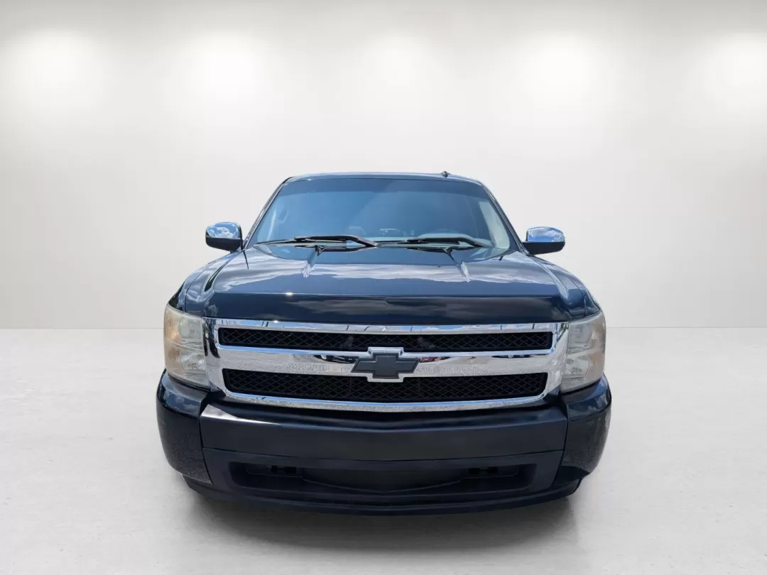 2007 /Dark Titanium Chevrolet Silverado 1500 LS (3GCEC13C07G) with an Other engine, located at 3959 U.S. 80 W, Phenix City, AL, 36870, (334) 297-4885, 32.469296, -85.135185 - **Drive Your Lifestyle with the 2007 Chevrolet Silverado 1500 Crew Cab!**<br /> <br /> If you're seeking the perfect blend of performance and practicality, look no further than this 2007 Chevrolet Silverado 1500 Crew Cab, available now at Gils Auto in Phenix City, AL. Designed for both hard work and - Photo#1