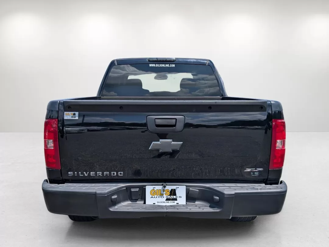 2007 /Dark Titanium Chevrolet Silverado 1500 LS (3GCEC13C07G) with an Other engine, located at 3959 U.S. 80 W, Phenix City, AL, 36870, (334) 297-4885, 32.469296, -85.135185 - **Drive Your Lifestyle with the 2007 Chevrolet Silverado 1500 Crew Cab!**<br /> <br /> If you're seeking the perfect blend of performance and practicality, look no further than this 2007 Chevrolet Silverado 1500 Crew Cab, available now at Gils Auto in Phenix City, AL. Designed for both hard work and - Photo#5
