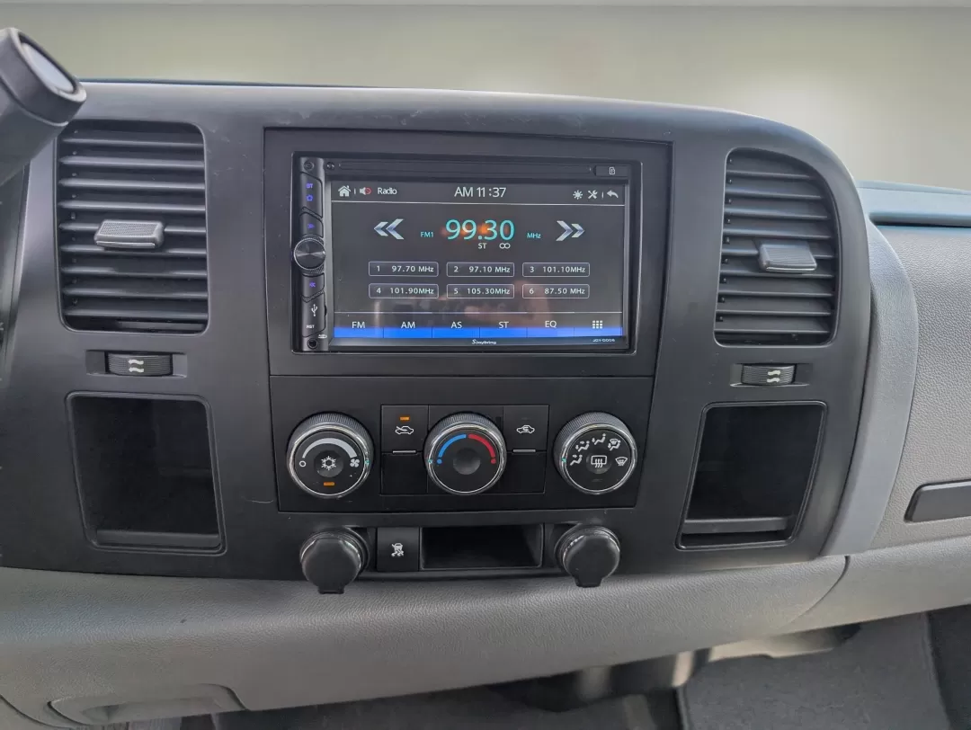 2007 /Dark Titanium Chevrolet Silverado 1500 LS (3GCEC13C07G) with an Other engine, located at 3959 U.S. 80 W, Phenix City, AL, 36870, (334) 297-4885, 32.469296, -85.135185 - **Drive Your Lifestyle with the 2007 Chevrolet Silverado 1500 Crew Cab!**<br /> <br /> If you're seeking the perfect blend of performance and practicality, look no further than this 2007 Chevrolet Silverado 1500 Crew Cab, available now at Gils Auto in Phenix City, AL. Designed for both hard work and - Photo#12