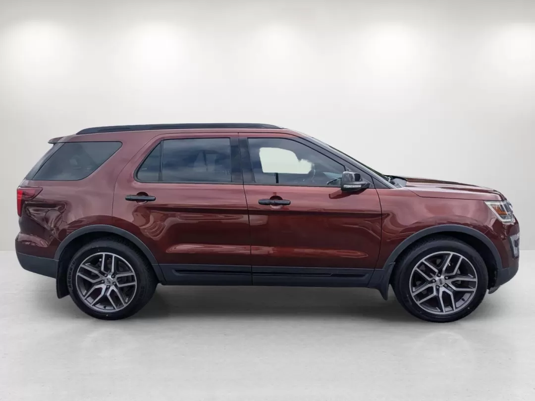 2016 Ford Explorer Sport (1FM5K8GT2GG) with an Other engine, located at 3959 U.S. 80 W, Phenix City, AL, 36870, (334) 297-4885, 32.469296, -85.135185 - **Discover Your Next Adventure with the 2016 Ford Explorer Sport at Gils Auto in Phenix City, AL!**<br /> <br /> Are you ready to elevate your family adventures, conquer weekend getaways, or enhance your daily commutes? Look no further than the stunning 2016 Ford Explorer Sport, now available at Gil - Photo#3