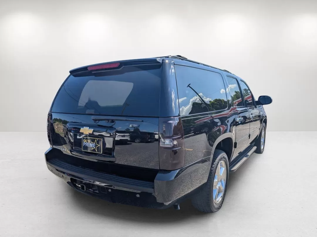2013 /Ebony Chevrolet Suburban LT (1GNSCJE07DR) with an Other engine, located at 5115 14th Ave., Columbus, GA, 31904, (706) 323-0345, 32.511494, -84.971046 - **Unleash Adventure with the 2013 Chevrolet Suburban LT at Gils Auto in Columbus, GA!**<br /> <br /> Are you ready to elevate your family adventures or tackle your daily commute with style and comfort? The 2013 Chevrolet Suburban LT is the ultimate SUV that perfectly blends functionality and luxury, - Photo#4