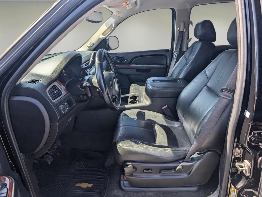 2013 /Ebony Chevrolet Suburban LT (1GNSCJE07DR) with an Other engine, located at 5115 14th Ave., Columbus, GA, 31904, (706) 323-0345, 32.511494, -84.971046 - **Unleash Adventure with the 2013 Chevrolet Suburban LT at Gils Auto in Columbus, GA!**<br /> <br /> Are you ready to elevate your family adventures or tackle your daily commute with style and comfort? The 2013 Chevrolet Suburban LT is the ultimate SUV that perfectly blends functionality and luxury, - Photo#9