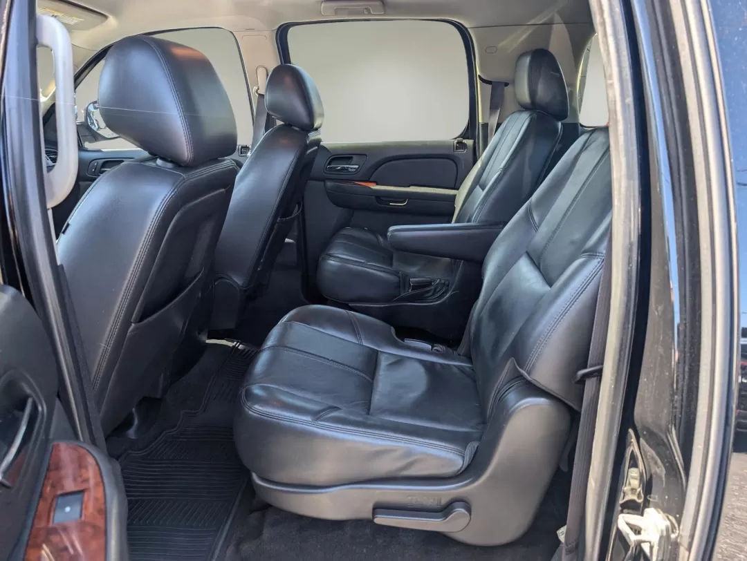 2013 /Ebony Chevrolet Suburban LT (1GNSCJE07DR) with an Other engine, located at 5115 14th Ave., Columbus, GA, 31904, (706) 323-0345, 32.511494, -84.971046 - **Unleash Adventure with the 2013 Chevrolet Suburban LT at Gils Auto in Columbus, GA!**<br /> <br /> Are you ready to elevate your family adventures or tackle your daily commute with style and comfort? The 2013 Chevrolet Suburban LT is the ultimate SUV that perfectly blends functionality and luxury, - Photo#10
