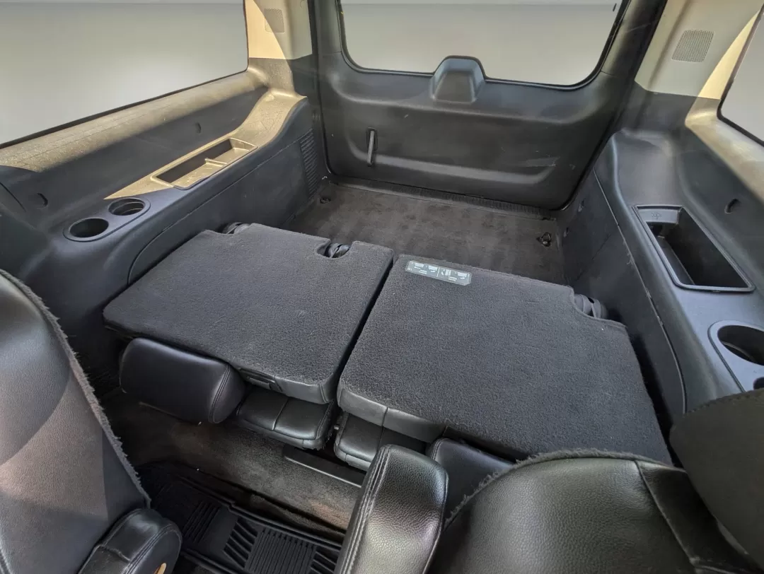 2013 /Ebony Chevrolet Suburban LT (1GNSCJE07DR) with an Other engine, located at 5115 14th Ave., Columbus, GA, 31904, (706) 323-0345, 32.511494, -84.971046 - **Unleash Adventure with the 2013 Chevrolet Suburban LT at Gils Auto in Columbus, GA!**<br /> <br /> Are you ready to elevate your family adventures or tackle your daily commute with style and comfort? The 2013 Chevrolet Suburban LT is the ultimate SUV that perfectly blends functionality and luxury, - Photo#11