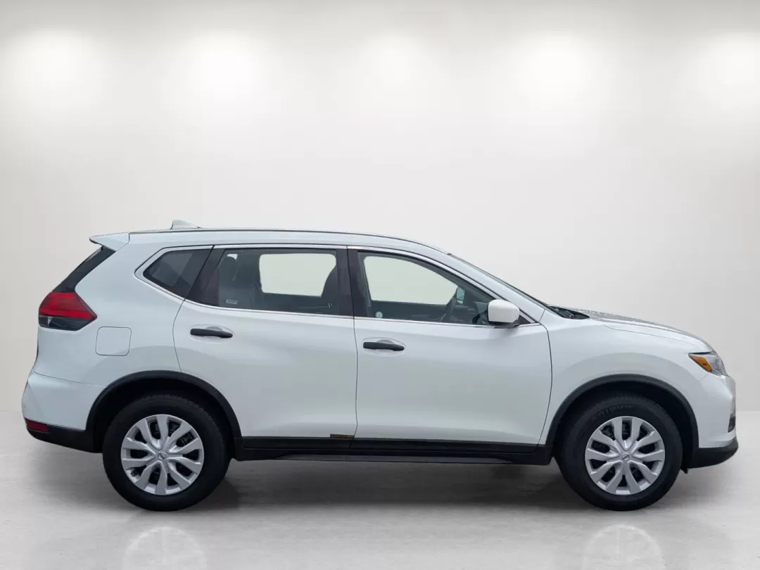 2017 /Charcoal Nissan Rogue S (KNMAT2MV1HP) with an Other engine, located at 5115 14th Ave., Columbus, GA, 31904, (706) 323-0345, 32.511494, -84.971046 - 2017 Nissan Rogue S - Photo#3