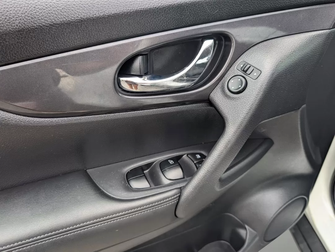 2017 /Charcoal Nissan Rogue S (KNMAT2MV1HP) with an Other engine, located at 5115 14th Ave., Columbus, GA, 31904, (706) 323-0345, 32.511494, -84.971046 - 2017 Nissan Rogue S - Photo#8