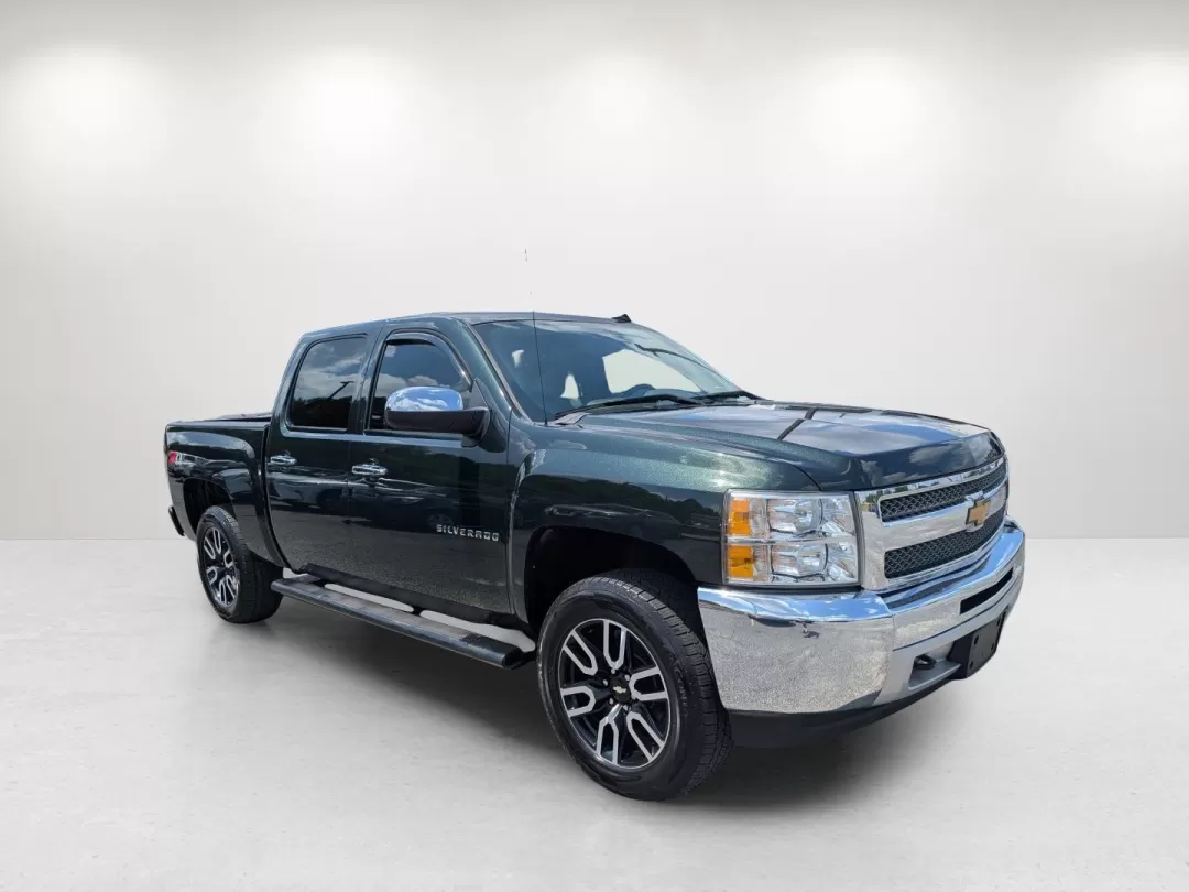 2013 /Light Cashmere/Dark Cashmere Chevrolet Silverado 1500 LT (3GCPKSE71DG) with an Other engine, located at 3959 U.S. 80 W, Phenix City, AL, 36870, (334) 297-4885, 32.469296, -85.135185 - **Ready for Adventure: 2013 Chevrolet Silverado 1500 LT Crew Cab Pickup at Gils Auto in Phenix City!**<br /> <br /> If you're seeking a dependable vehicle that seamlessly blends work and play, the 2013 Chevrolet Silverado 1500 LT Crew Cab Pickup is your answer. This truck is not just a means of tran - Photo#2