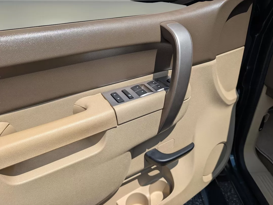 2013 /Light Cashmere/Dark Cashmere Chevrolet Silverado 1500 LT (3GCPKSE71DG) with an Other engine, located at 3959 U.S. 80 W, Phenix City, AL, 36870, (334) 297-4885, 32.469296, -85.135185 - **Ready for Adventure: 2013 Chevrolet Silverado 1500 LT Crew Cab Pickup at Gils Auto in Phenix City!**<br /> <br /> If you're seeking a dependable vehicle that seamlessly blends work and play, the 2013 Chevrolet Silverado 1500 LT Crew Cab Pickup is your answer. This truck is not just a means of tran - Photo#8