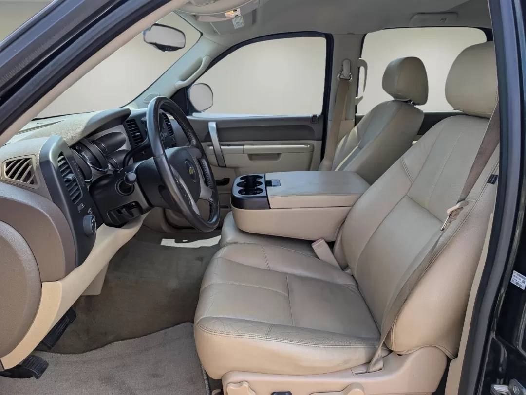 2013 /Light Cashmere/Dark Cashmere Chevrolet Silverado 1500 LT (3GCPKSE71DG) with an Other engine, located at 3959 U.S. 80 W, Phenix City, AL, 36870, (334) 297-4885, 32.469296, -85.135185 - **Ready for Adventure: 2013 Chevrolet Silverado 1500 LT Crew Cab Pickup at Gils Auto in Phenix City!**<br /> <br /> If you're seeking a dependable vehicle that seamlessly blends work and play, the 2013 Chevrolet Silverado 1500 LT Crew Cab Pickup is your answer. This truck is not just a means of tran - Photo#10