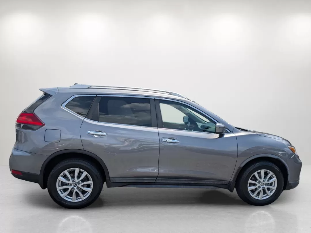 2017 /Charcoal Nissan Rogue SV (KNMAT2MT7HP) with an Other engine, located at 3959 U.S. 80 W, Phenix City, AL, 36870, (334) 297-4885, 32.469296, -85.135185 - **Embark on Your Next Adventure with the 2017 Nissan Rogue SV at Gils Auto!**<br /> <br /> Are you ready to elevate your driving experience? Whether you're a growing family seeking safety and space, a commuter yearning for reliability, or an adventurer ready to hit the road, the 2017 Nissan Rogue SV - Photo#3