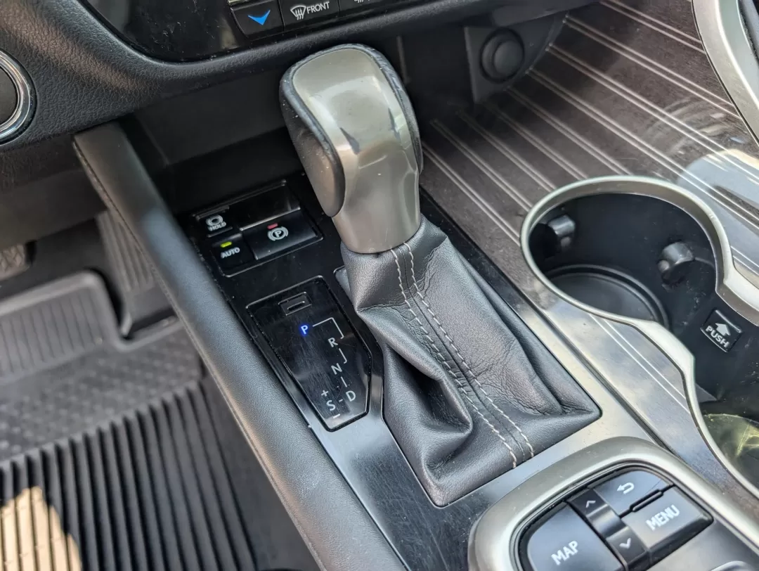 2016 Lexus RX 350 (2T2ZZMCAXGC) with an Other engine, located at 3959 U.S. 80 W, Phenix City, AL, 36870, (334) 297-4885, 32.469296, -85.135185 - Experience the ultimate in luxury and versatility with the 2016 Lexus RX 350, available now at Gils Auto in Phenix City, AL. This stunning SUV is not just a vehicle-it's a lifestyle upgrade, perfect for families on the go, daily commuters seeking comfort, or adventurous spirits ready to hit the open - Photo#13