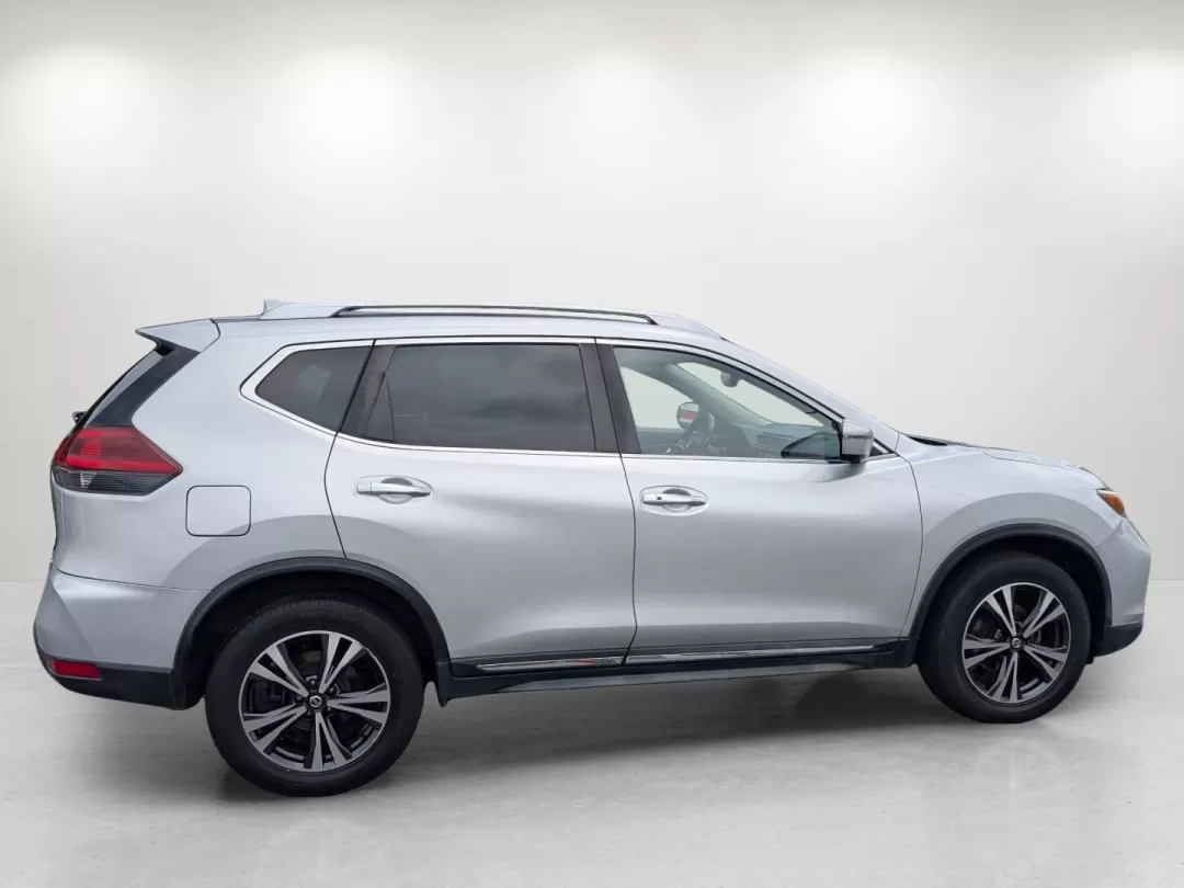 2018 /Charcoal Nissan Rogue SL (JN8AT2MV4JW) with an Other engine, located at 3959 U.S. 80 W, Phenix City, AL, 36870, (334) 297-4885, 32.469296, -85.135185 - ### Discover Your Next Adventure with the 2018 Nissan Rogue SL at Gils Auto in Phenix City, AL!<br /> <br /> Are you searching for a reliable SUV that effortlessly accommodates your busy lifestyle? Look no further than this stunning 2018 Nissan Rogue SL, available exclusively at Gils Auto. Located a - Photo#3