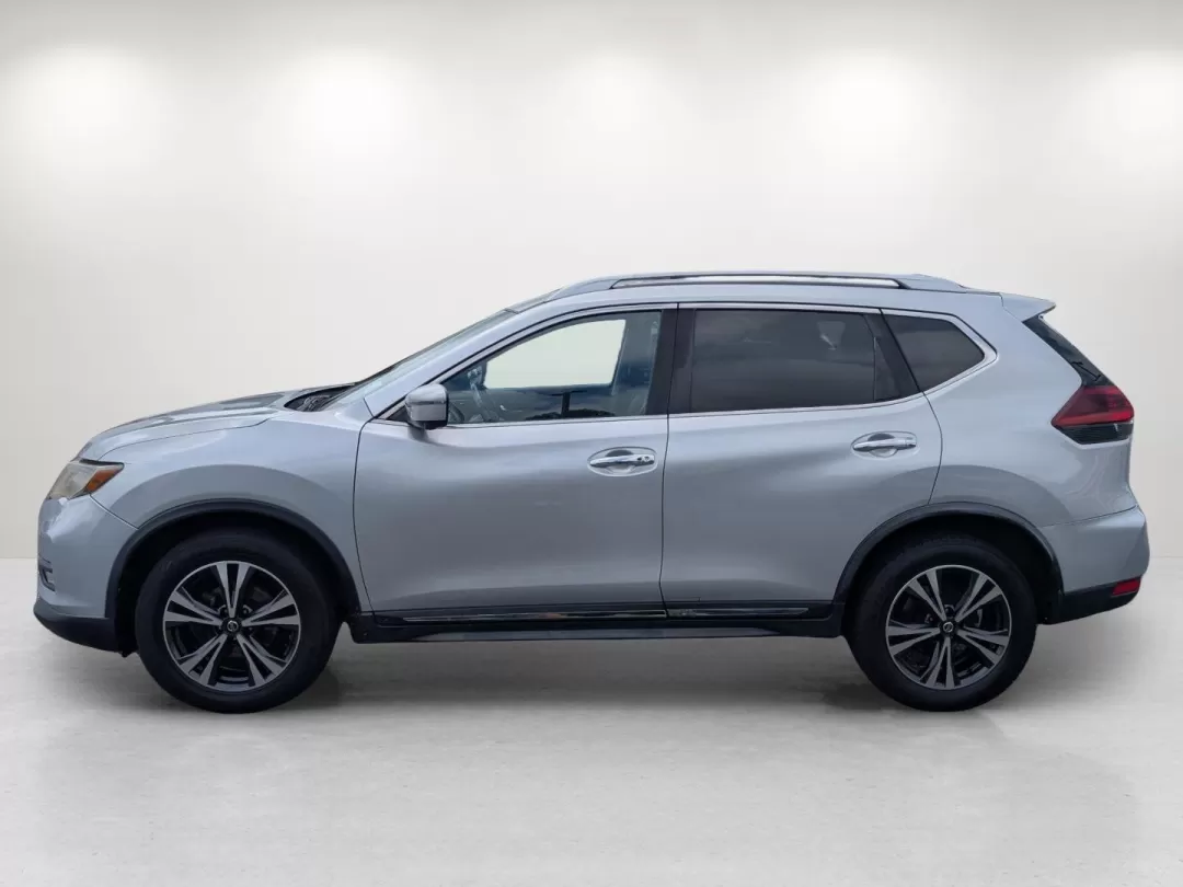 2018 /Charcoal Nissan Rogue SL (JN8AT2MV4JW) with an Other engine, located at 3959 U.S. 80 W, Phenix City, AL, 36870, (334) 297-4885, 32.469296, -85.135185 - ### Discover Your Next Adventure with the 2018 Nissan Rogue SL at Gils Auto in Phenix City, AL!<br /> <br /> Are you searching for a reliable SUV that effortlessly accommodates your busy lifestyle? Look no further than this stunning 2018 Nissan Rogue SL, available exclusively at Gils Auto. Located a - Photo#7