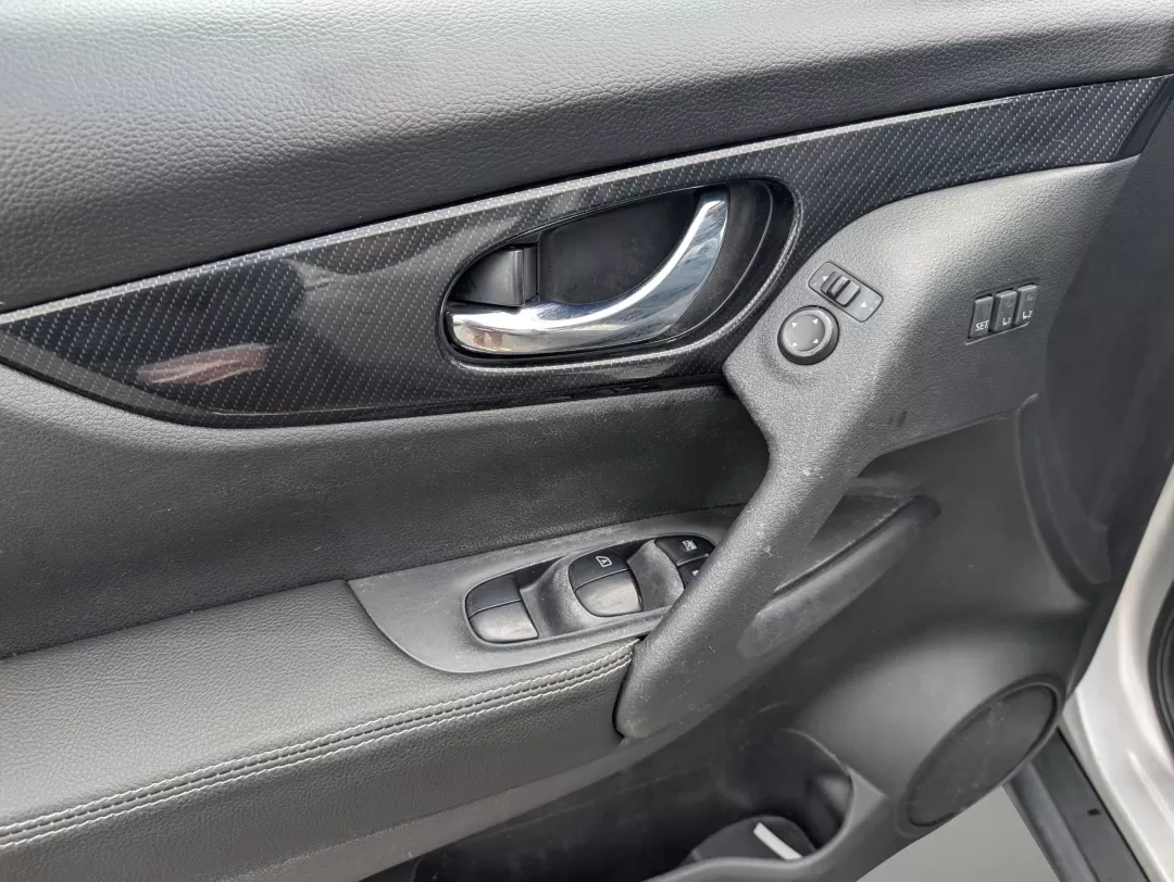 2018 /Charcoal Nissan Rogue SL (JN8AT2MV4JW) with an Other engine, located at 3959 U.S. 80 W, Phenix City, AL, 36870, (334) 297-4885, 32.469296, -85.135185 - ### Discover Your Next Adventure with the 2018 Nissan Rogue SL at Gils Auto in Phenix City, AL!<br /> <br /> Are you searching for a reliable SUV that effortlessly accommodates your busy lifestyle? Look no further than this stunning 2018 Nissan Rogue SL, available exclusively at Gils Auto. Located a - Photo#8
