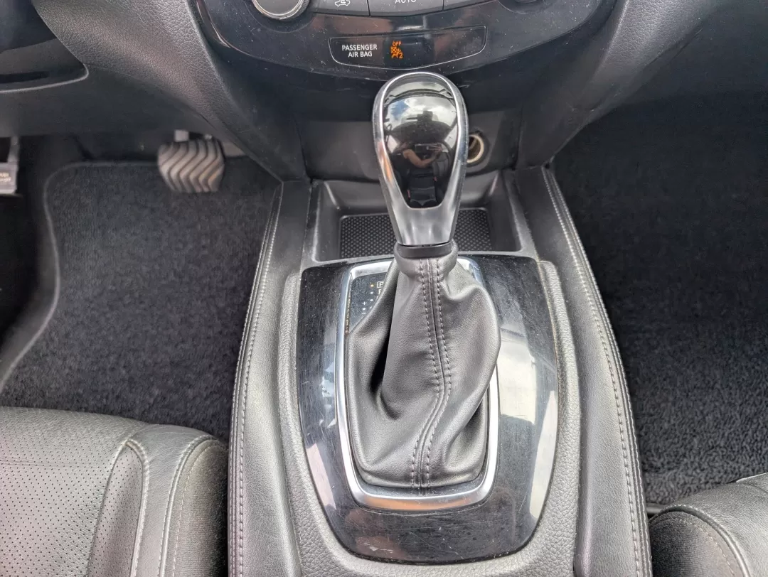 2018 /Charcoal Nissan Rogue SL (JN8AT2MV4JW) with an Other engine, located at 3959 U.S. 80 W, Phenix City, AL, 36870, (334) 297-4885, 32.469296, -85.135185 - ### Discover Your Next Adventure with the 2018 Nissan Rogue SL at Gils Auto in Phenix City, AL!<br /> <br /> Are you searching for a reliable SUV that effortlessly accommodates your busy lifestyle? Look no further than this stunning 2018 Nissan Rogue SL, available exclusively at Gils Auto. Located a - Photo#13