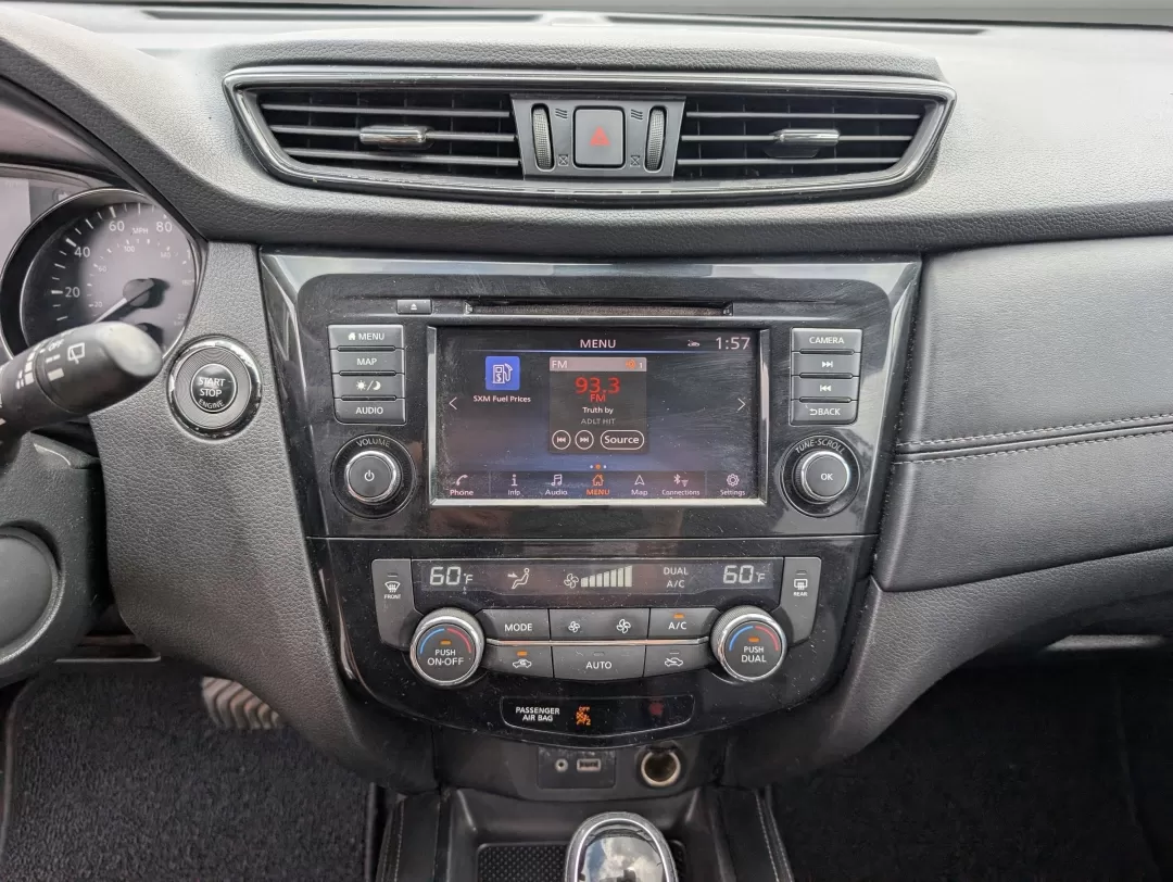 2018 /Charcoal Nissan Rogue SL (JN8AT2MV4JW) with an Other engine, located at 3959 U.S. 80 W, Phenix City, AL, 36870, (334) 297-4885, 32.469296, -85.135185 - ### Discover Your Next Adventure with the 2018 Nissan Rogue SL at Gils Auto in Phenix City, AL!<br /> <br /> Are you searching for a reliable SUV that effortlessly accommodates your busy lifestyle? Look no further than this stunning 2018 Nissan Rogue SL, available exclusively at Gils Auto. Located a - Photo#14