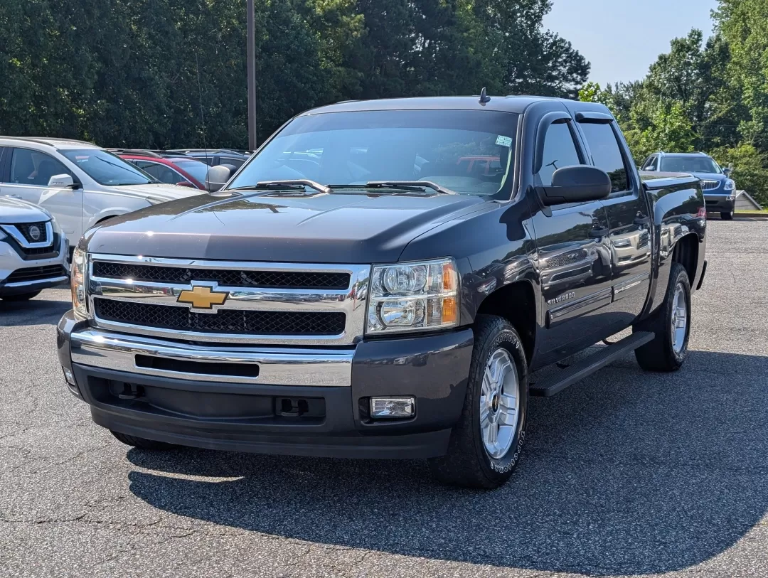 2011 /Ebony Chevrolet Silverado 1500 LT (3GCPKSE38BG) with an Other engine, located at 3959 U.S. 80 W, Phenix City, AL, 36870, (334) 297-4885, 32.469296, -85.135185 - **Elevate Your Adventures with the 2011 Chevrolet Silverado 1500 LT A Perfect Blend of Power and Comfort!**<br /> <br /> If you're seeking a robust yet refined vehicle that effortlessly combines daily utility with weekend escapades, look no further than this stunning 2011 Chevrolet Silverado 1500 L - Photo#0