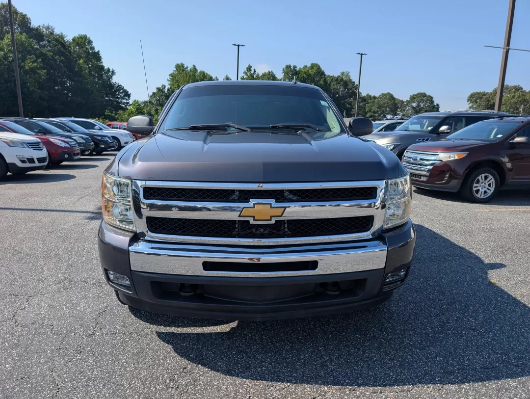 2011 /Ebony Chevrolet Silverado 1500 LT (3GCPKSE38BG) with an Other engine, located at 3959 U.S. 80 W, Phenix City, AL, 36870, (334) 297-4885, 32.469296, -85.135185 - **Elevate Your Adventures with the 2011 Chevrolet Silverado 1500 LT A Perfect Blend of Power and Comfort!**<br /> <br /> If you're seeking a robust yet refined vehicle that effortlessly combines daily utility with weekend escapades, look no further than this stunning 2011 Chevrolet Silverado 1500 L - Photo#1