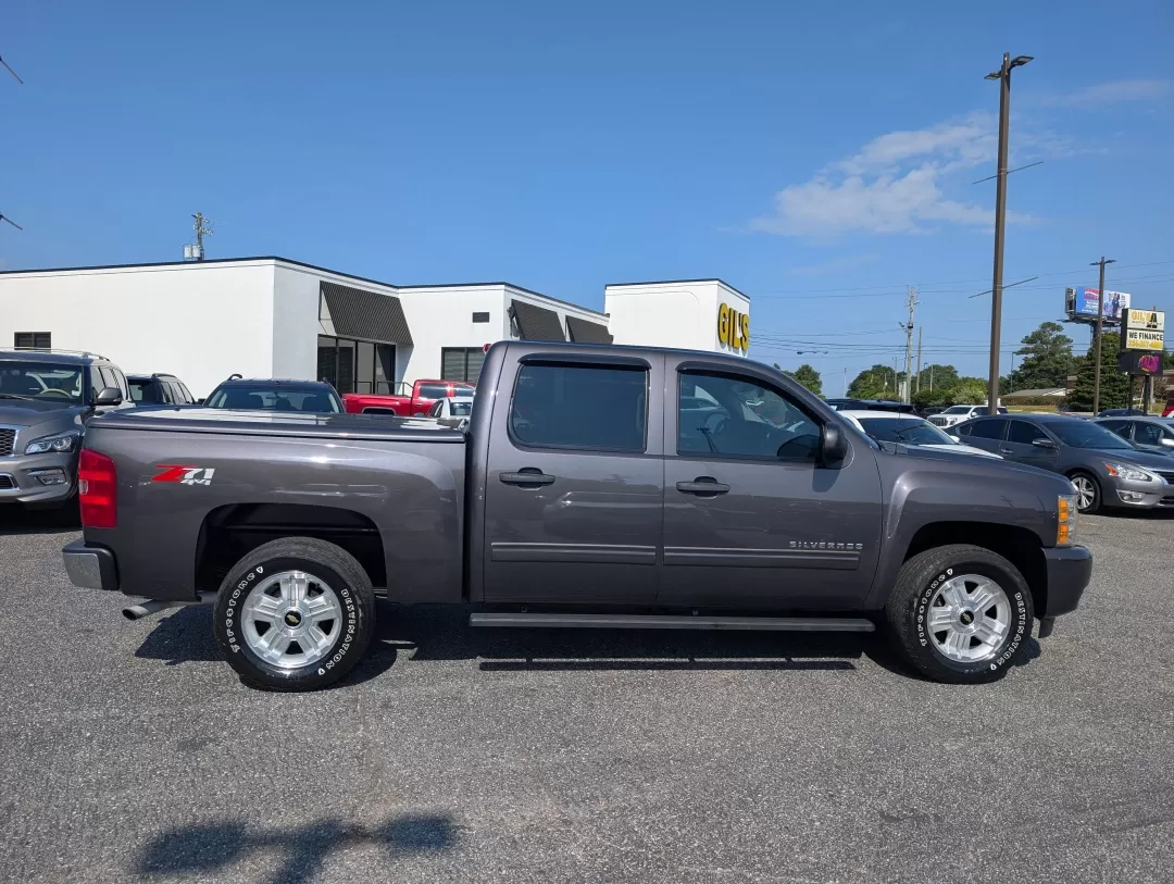 2011 /Ebony Chevrolet Silverado 1500 LT (3GCPKSE38BG) with an Other engine, located at 3959 U.S. 80 W, Phenix City, AL, 36870, (334) 297-4885, 32.469296, -85.135185 - **Elevate Your Adventures with the 2011 Chevrolet Silverado 1500 LT A Perfect Blend of Power and Comfort!**<br /> <br /> If you're seeking a robust yet refined vehicle that effortlessly combines daily utility with weekend escapades, look no further than this stunning 2011 Chevrolet Silverado 1500 L - Photo#3