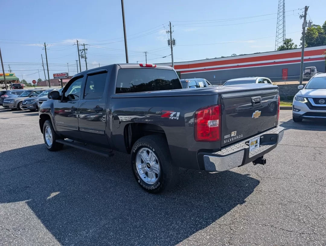 2011 /Ebony Chevrolet Silverado 1500 LT (3GCPKSE38BG) with an Other engine, located at 3959 U.S. 80 W, Phenix City, AL, 36870, (334) 297-4885, 32.469296, -85.135185 - **Elevate Your Adventures with the 2011 Chevrolet Silverado 1500 LT A Perfect Blend of Power and Comfort!**<br /> <br /> If you're seeking a robust yet refined vehicle that effortlessly combines daily utility with weekend escapades, look no further than this stunning 2011 Chevrolet Silverado 1500 L - Photo#6
