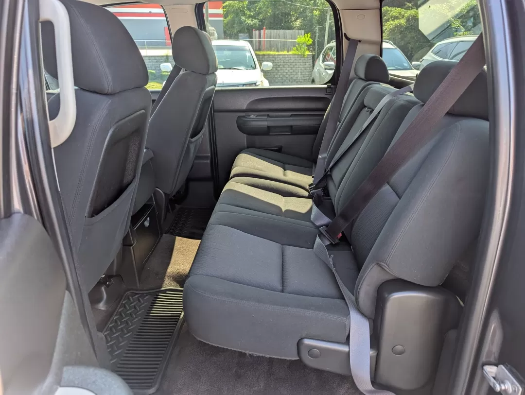 2011 /Ebony Chevrolet Silverado 1500 LT (3GCPKSE38BG) with an Other engine, located at 3959 U.S. 80 W, Phenix City, AL, 36870, (334) 297-4885, 32.469296, -85.135185 - **Elevate Your Adventures with the 2011 Chevrolet Silverado 1500 LT A Perfect Blend of Power and Comfort!**<br /> <br /> If you're seeking a robust yet refined vehicle that effortlessly combines daily utility with weekend escapades, look no further than this stunning 2011 Chevrolet Silverado 1500 L - Photo#11
