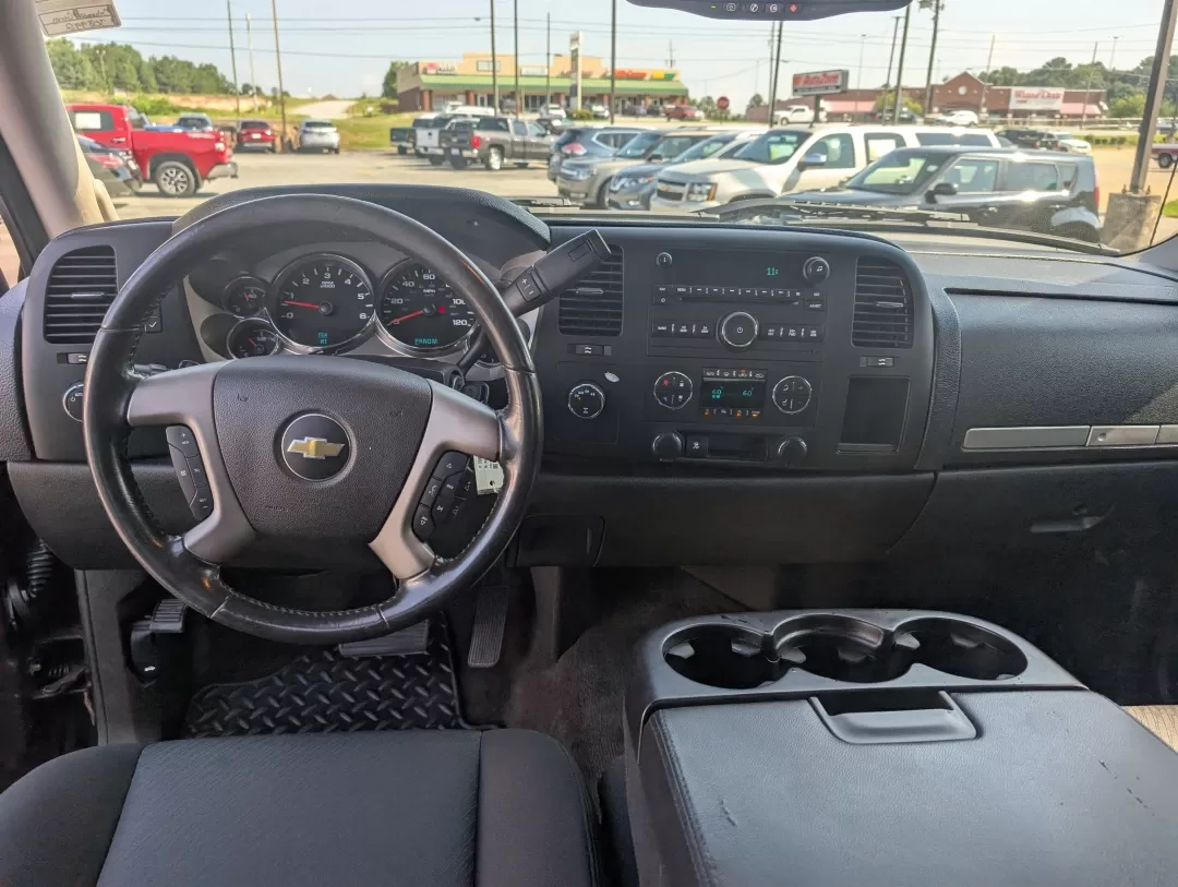 2011 /Ebony Chevrolet Silverado 1500 LT (3GCPKSE38BG) with an Other engine, located at 3959 U.S. 80 W, Phenix City, AL, 36870, (334) 297-4885, 32.469296, -85.135185 - **Elevate Your Adventures with the 2011 Chevrolet Silverado 1500 LT A Perfect Blend of Power and Comfort!**<br /> <br /> If you're seeking a robust yet refined vehicle that effortlessly combines daily utility with weekend escapades, look no further than this stunning 2011 Chevrolet Silverado 1500 L - Photo#12