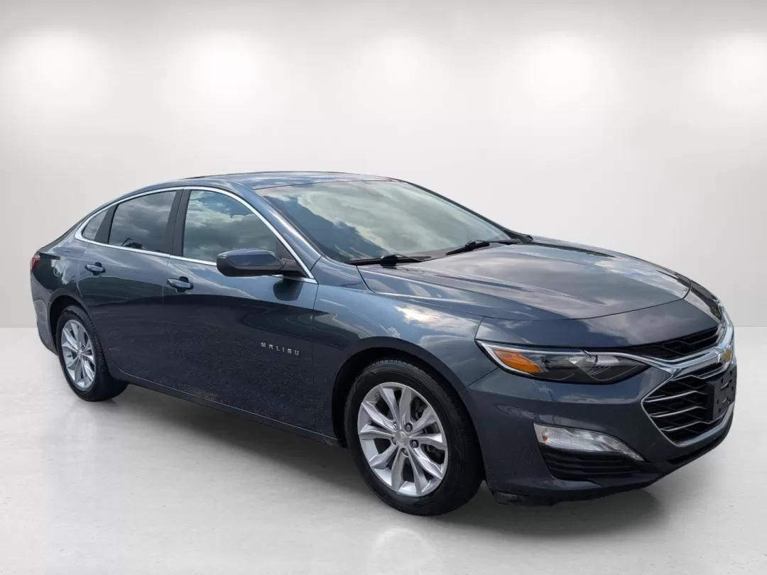2019 /Jet Black Chevrolet Malibu LT (1G1ZD5ST1KF) with an Other engine, located at 3959 U.S. 80 W, Phenix City, AL, 36870, (334) 297-4885, 32.469296, -85.135185 - **Explore the Open Road with the 2019 Chevrolet Malibu LT: Your Ideal Family Sedan**<br /> <br /> Looking for the perfect blend of comfort, technology, and fuel efficiency for your daily commute or family outings? Look no further than the stunning 2019 Chevrolet Malibu LT, available now at Gils Auto - Photo#2