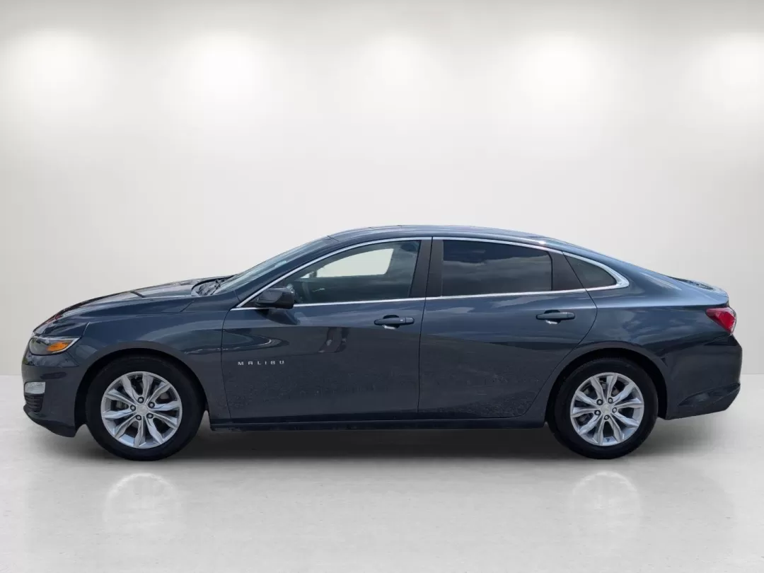 2019 /Jet Black Chevrolet Malibu LT (1G1ZD5ST1KF) with an Other engine, located at 3959 U.S. 80 W, Phenix City, AL, 36870, (334) 297-4885, 32.469296, -85.135185 - **Explore the Open Road with the 2019 Chevrolet Malibu LT: Your Ideal Family Sedan**<br /> <br /> Looking for the perfect blend of comfort, technology, and fuel efficiency for your daily commute or family outings? Look no further than the stunning 2019 Chevrolet Malibu LT, available now at Gils Auto - Photo#7