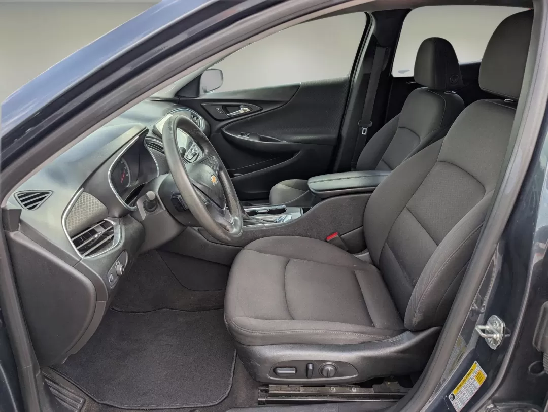 2019 /Jet Black Chevrolet Malibu LT (1G1ZD5ST1KF) with an Other engine, located at 3959 U.S. 80 W, Phenix City, AL, 36870, (334) 297-4885, 32.469296, -85.135185 - **Explore the Open Road with the 2019 Chevrolet Malibu LT: Your Ideal Family Sedan**<br /> <br /> Looking for the perfect blend of comfort, technology, and fuel efficiency for your daily commute or family outings? Look no further than the stunning 2019 Chevrolet Malibu LT, available now at Gils Auto - Photo#9