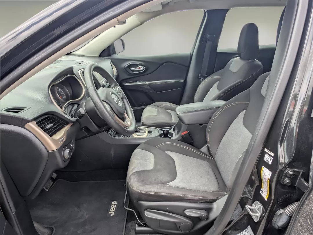2015 /Black Jeep Cherokee Sport (1C4PJLAB8FW) with an Other engine, located at 5115 14th Ave., Columbus, GA, 31904, (706) 323-0345, 32.511494, -84.971046 - 2015 Jeep Cherokee Sport - Photo#9