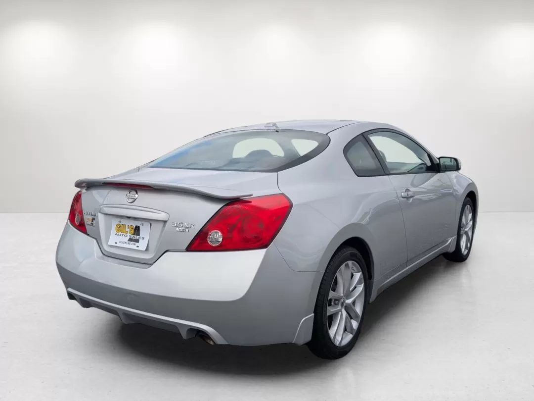 2012 /Red Nissan Altima 3.5 SR (1N4BL2EP0CC) with an Other engine, located at 3959 U.S. 80 W, Phenix City, AL, 36870, (334) 297-4885, 32.469296, -85.135185 - **Unleash Your Everyday Adventure with the 2012 Nissan Altima 3.5 SR at Gils Auto in Phenix City!**<br /> <br /> Are you on the lookout for a stylish yet practical vehicle that complements your dynamic lifestyle? Look no further than the 2012 Nissan Altima 3.5 SR, now available at Gils Auto, your go - Photo#5