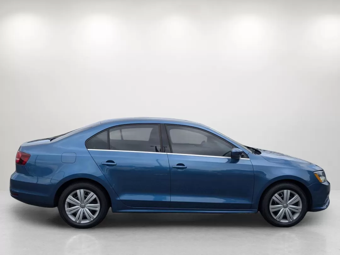 2017 Volkswagen Jetta 1.4T S (3VW2B7AJ2HM) with an Other engine, located at 7000 Northlake Connector, Columbus, GA, 31904, (706) 987-8085, 32.524975, -84.978134 - Looking for the perfect sedan to enhance your daily commute or weekend adventures? Look no further than this stunning 2017 Volkswagen Jetta 1.4T S, available now at Gils Auto in Phenix City, AL. Whether you're navigating the bustling streets of Lee County or heading out for a family road trip, this - Photo#3