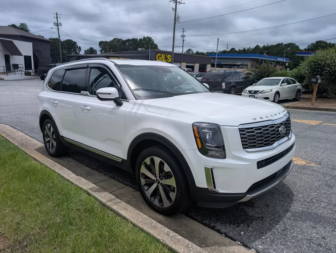2020 /Black Kia Telluride S (5XYP64HC0LG) with an Other engine, located at 3959 U.S. 80 W, Phenix City, AL, 36870, (334) 297-4885, 32.469296, -85.135185 - ### Discover Your Next Adventure with the 2020 Kia Telluride at Gils Auto!<br /> <br /> If you're searching for the perfect vehicle to elevate your family's adventures or streamline your daily commute, look no further than the stunning **2020 Kia Telluride** available at **Gils Auto** in **Phenix Ci - Photo#2