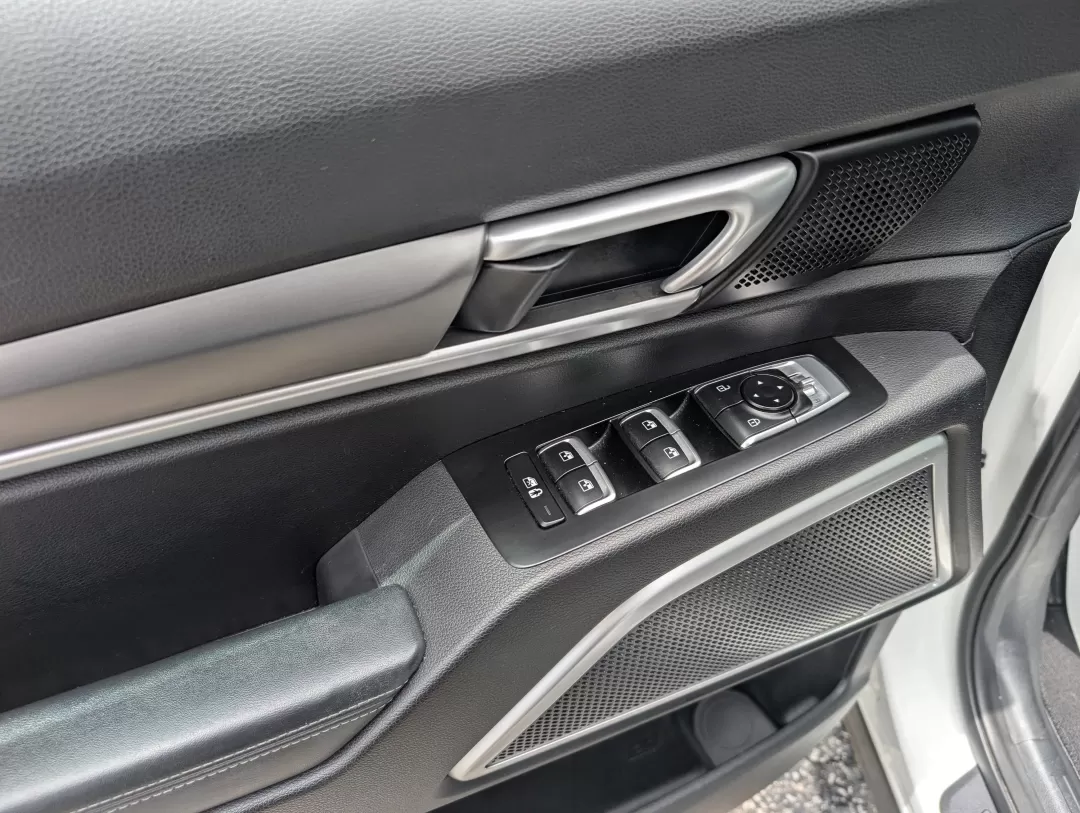 2020 /Black Kia Telluride S (5XYP64HC0LG) with an Other engine, located at 3959 U.S. 80 W, Phenix City, AL, 36870, (334) 297-4885, 32.469296, -85.135185 - ### Discover Your Next Adventure with the 2020 Kia Telluride at Gils Auto!<br /> <br /> If you're searching for the perfect vehicle to elevate your family's adventures or streamline your daily commute, look no further than the stunning **2020 Kia Telluride** available at **Gils Auto** in **Phenix Ci - Photo#8