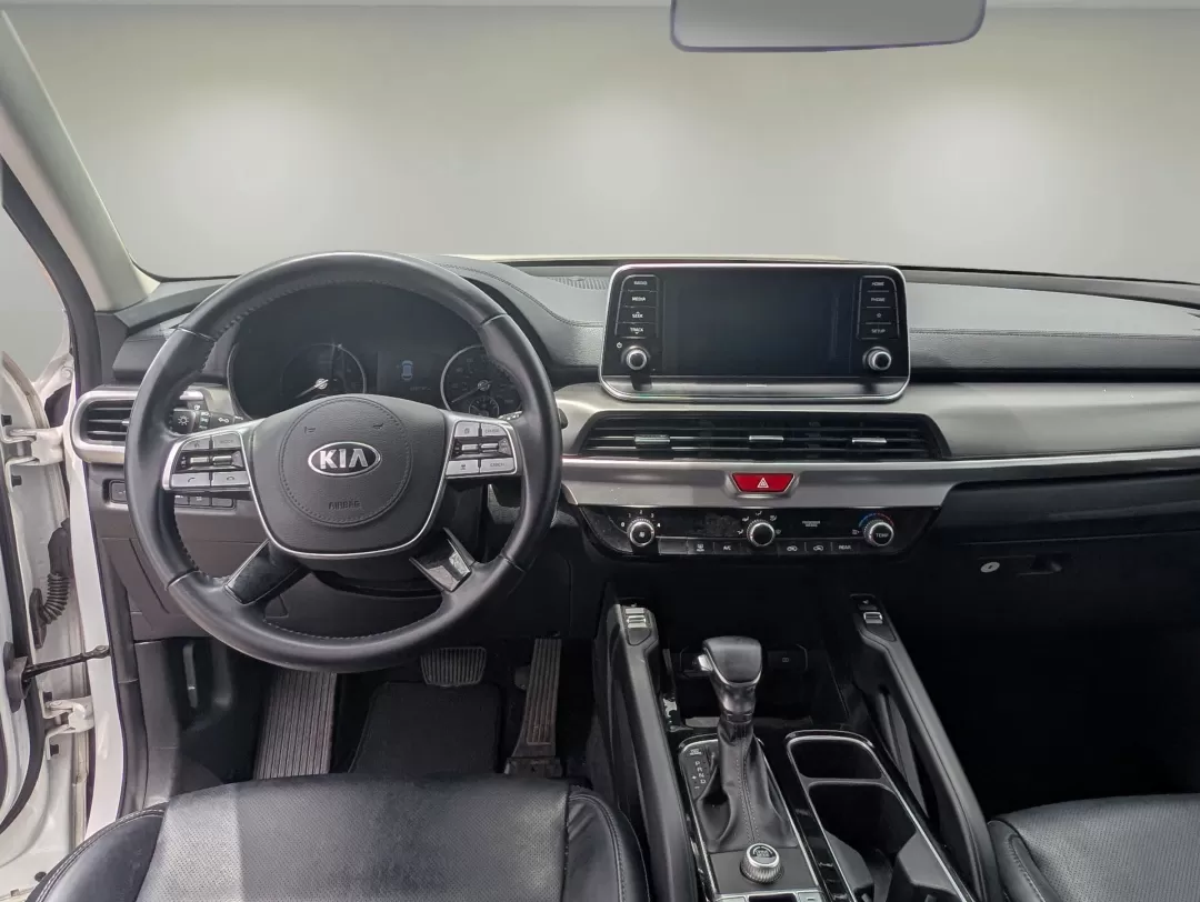 2020 /Black Kia Telluride S (5XYP64HC0LG) with an Other engine, located at 1430 Gateway Drive, Opelika, AL, 36801, (334) 239-0944, 32.637871, -85.409790 - ### Discover Your Next Adventure with the 2020 Kia Telluride at Gils Auto!<br /> <br /> If you're searching for the perfect vehicle to elevate your family's adventures or streamline your daily commute, look no further than the stunning **2020 Kia Telluride** available at **Gils Auto** in **Phenix Ci - Photo#12