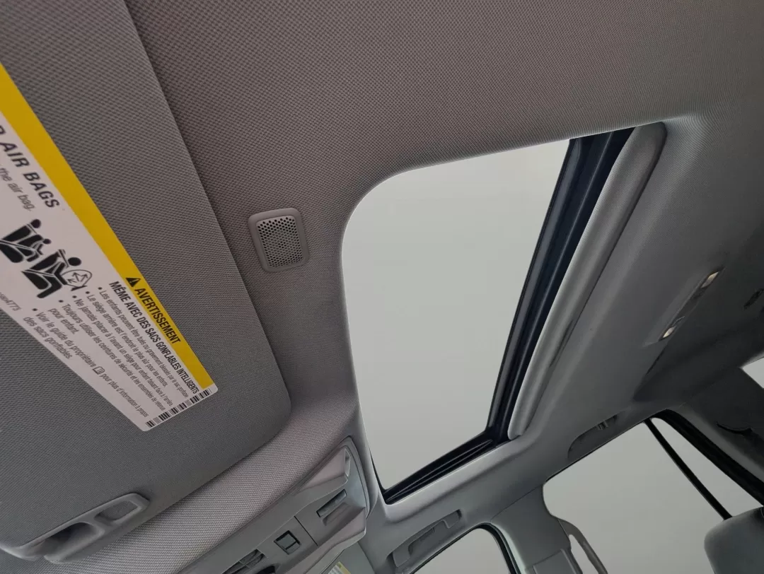 2015 /Jet Black Cadillac Escalade Luxury (1GYS3MKJ8FR) with an Other engine, located at 3959 U.S. 80 W, Phenix City, AL, 36870, (334) 297-4885, 32.469296, -85.135185 - **Elevate Your Lifestyle with the 2015 Cadillac Escalade Luxury Edition Perfect for Families and Adventurers Alike!**<br /> <br /> Discover the perfect blend of luxury, space, and power with the stunning 2015 Cadillac Escalade, now available at Gils Auto, your premier Buy Here Pay Here dealership l - Photo#16