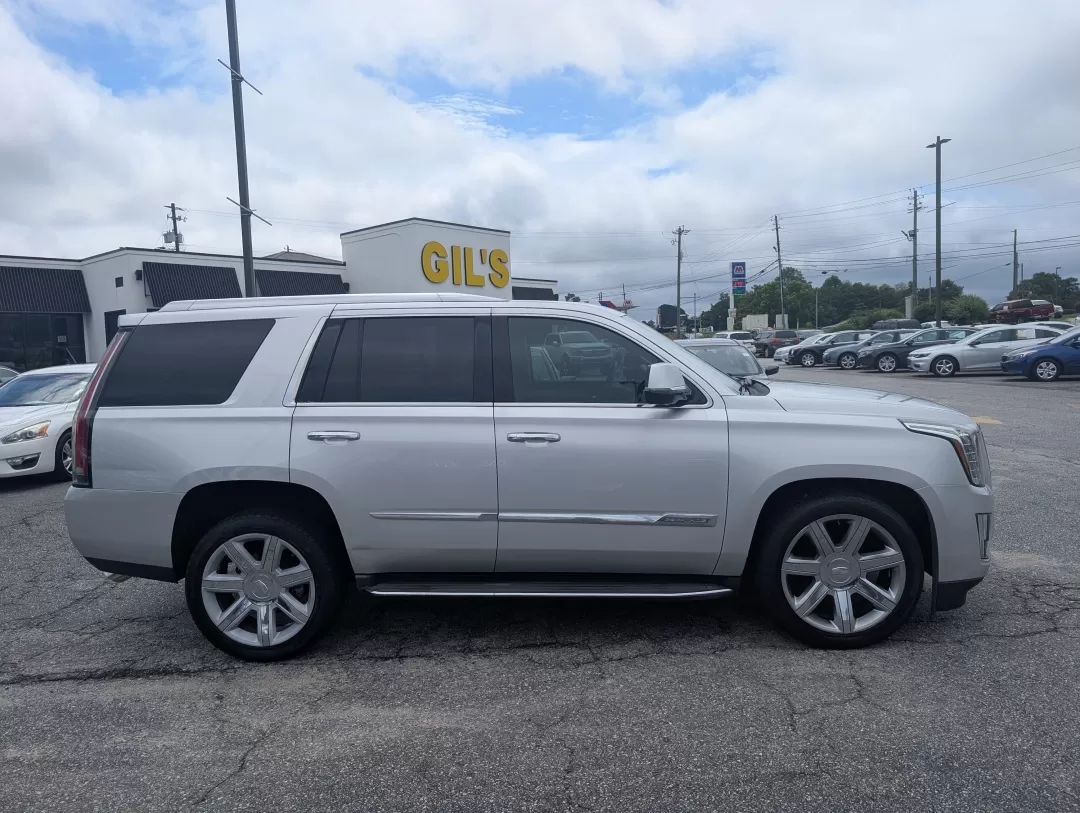 2015 /Jet Black Cadillac Escalade Luxury (1GYS3MKJ8FR) with an Other engine, located at 3959 U.S. 80 W, Phenix City, AL, 36870, (334) 297-4885, 32.469296, -85.135185 - **Elevate Your Lifestyle with the 2015 Cadillac Escalade Luxury Edition Perfect for Families and Adventurers Alike!**<br /> <br /> Discover the perfect blend of luxury, space, and power with the stunning 2015 Cadillac Escalade, now available at Gils Auto, your premier Buy Here Pay Here dealership l - Photo#3
