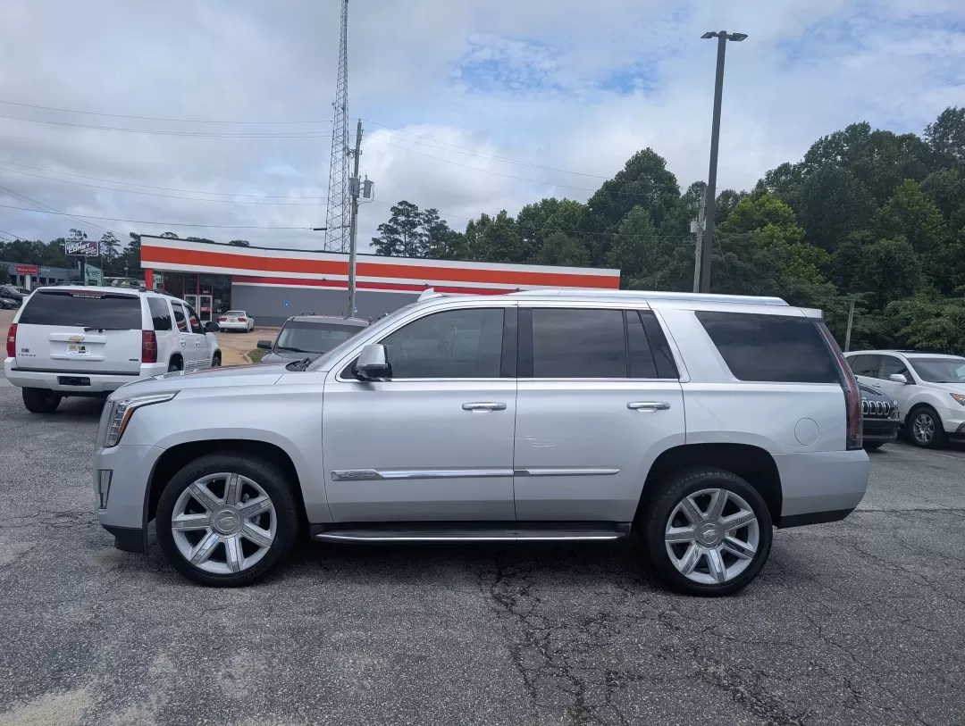 2015 /Jet Black Cadillac Escalade Luxury (1GYS3MKJ8FR) with an Other engine, located at 3959 U.S. 80 W, Phenix City, AL, 36870, (334) 297-4885, 32.469296, -85.135185 - **Elevate Your Lifestyle with the 2015 Cadillac Escalade Luxury Edition Perfect for Families and Adventurers Alike!**<br /> <br /> Discover the perfect blend of luxury, space, and power with the stunning 2015 Cadillac Escalade, now available at Gils Auto, your premier Buy Here Pay Here dealership l - Photo#7