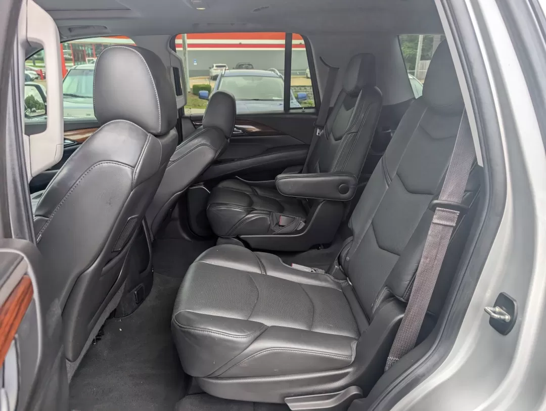 2015 /Jet Black Cadillac Escalade Luxury (1GYS3MKJ8FR) with an Other engine, located at 3959 U.S. 80 W, Phenix City, AL, 36870, (334) 297-4885, 32.469296, -85.135185 - **Elevate Your Lifestyle with the 2015 Cadillac Escalade Luxury Edition Perfect for Families and Adventurers Alike!**<br /> <br /> Discover the perfect blend of luxury, space, and power with the stunning 2015 Cadillac Escalade, now available at Gils Auto, your premier Buy Here Pay Here dealership l - Photo#9
