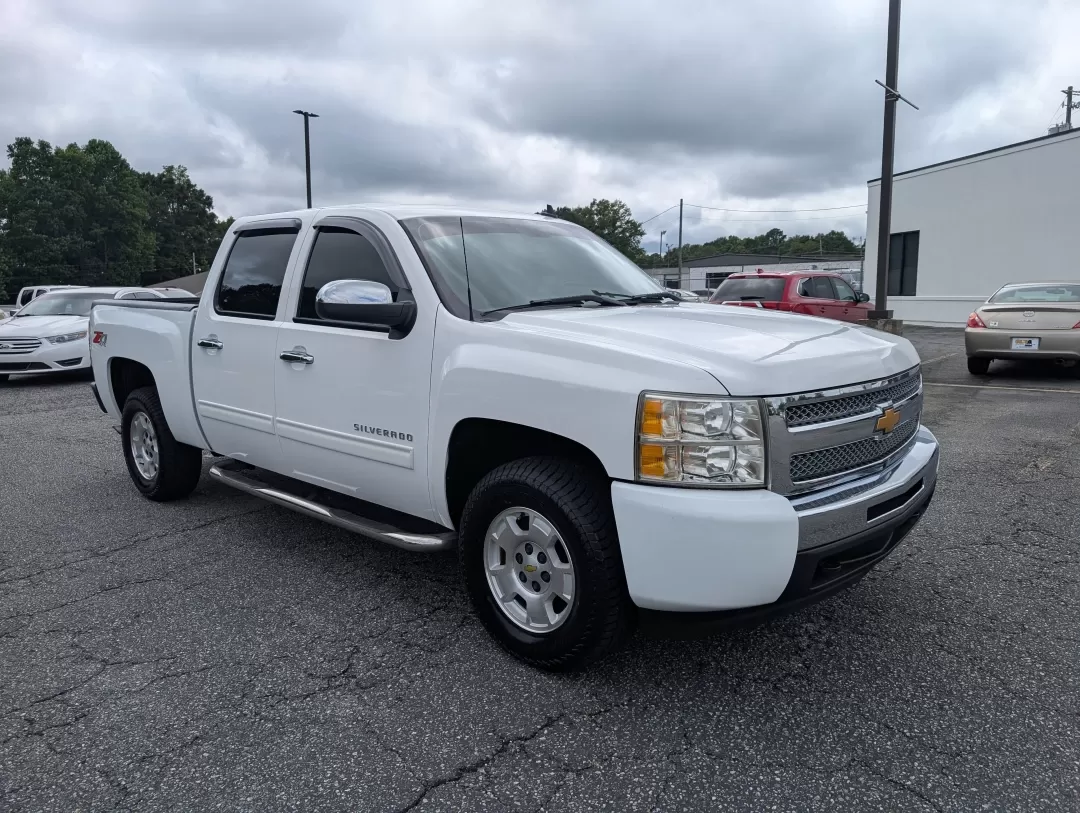 2013 /Light Cashmere/Dark Cashmere Chevrolet Silverado 1500 LT (3GCPKSE75DG) with an Other engine, located at 3959 U.S. 80 W, Phenix City, AL, 36870, (334) 297-4885, 32.469296, -85.135185 - **Elevate Your Adventures with the 2013 Chevrolet Silverado 1500 LT at Gils Auto in Phenix City, AL!**<br /> <br /> Are you ready to take your weekend getaways or daily commutes to the next level? The 2013 Chevrolet Silverado 1500 LT is the perfect companion for those who value reliability and perfo - Photo#2